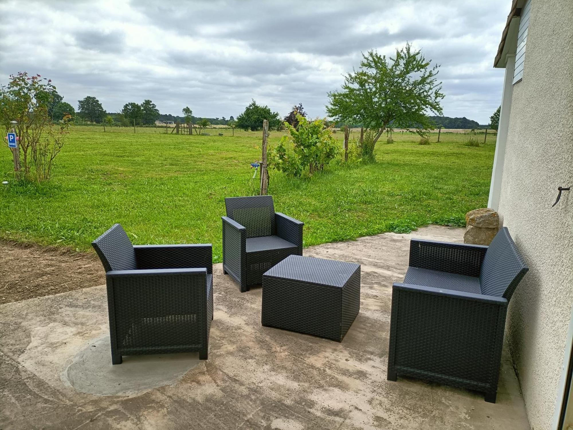 Studio + Combles Amenages Fontet Exterior foto